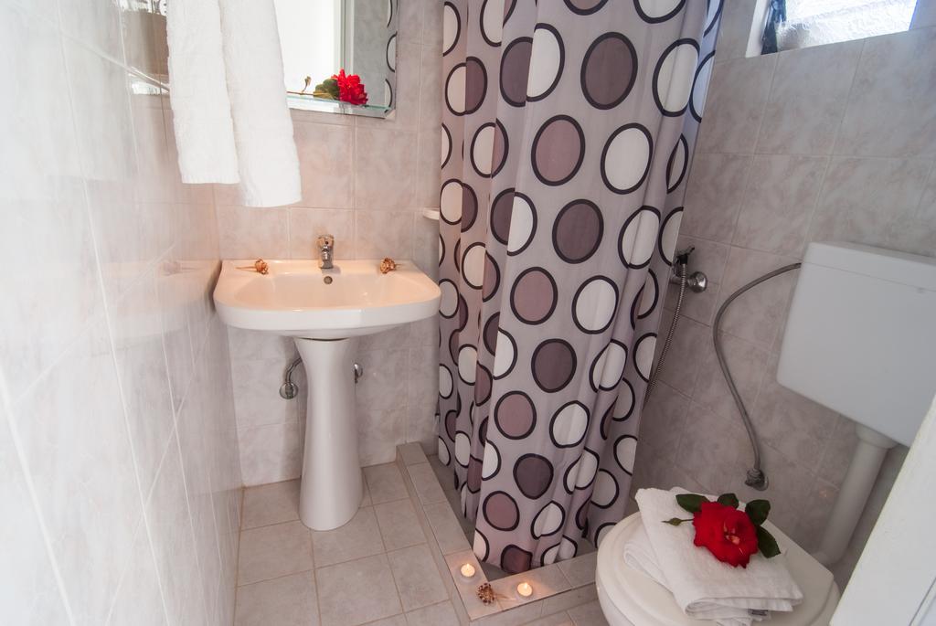 Plessas Studios Циливи Экстерьер фото